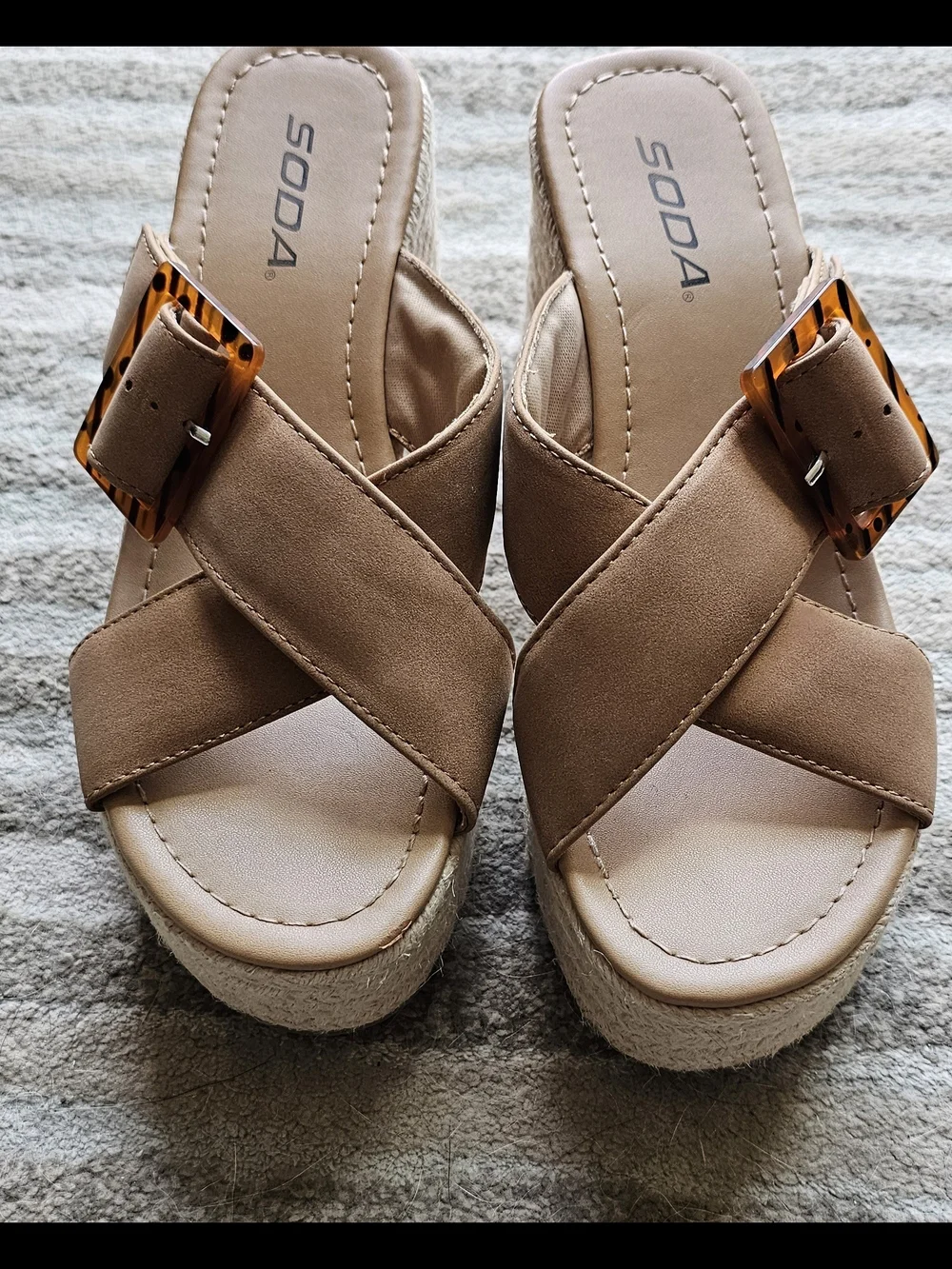 SODA Women's Tan Espadrille Platform Sandals with Tortoiseshell Buckle Size 7.5